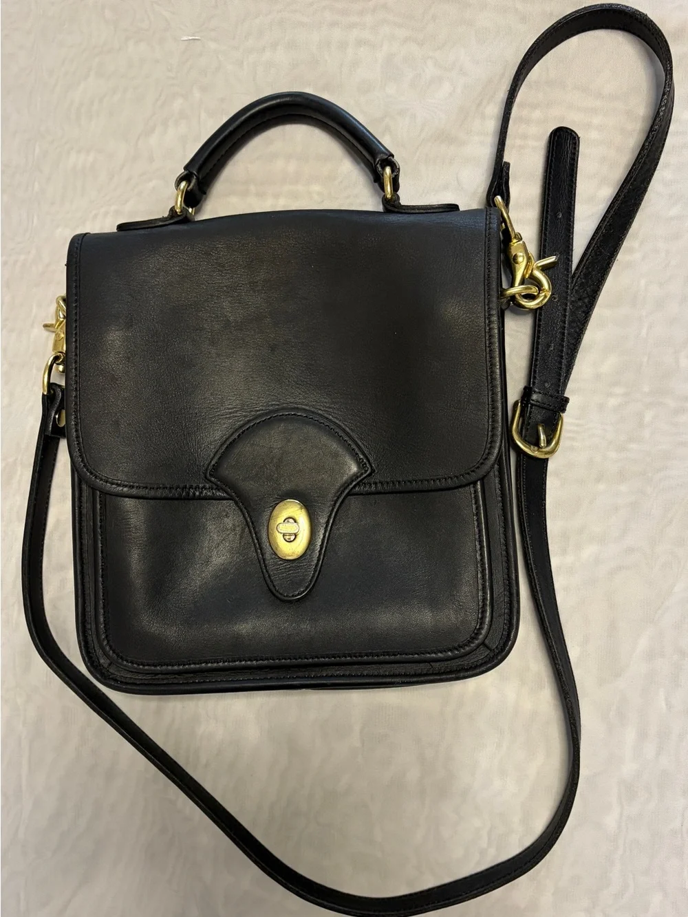 VTG Kirkland Signature Black Leather Crossbody Station Bag Flap Top Handle